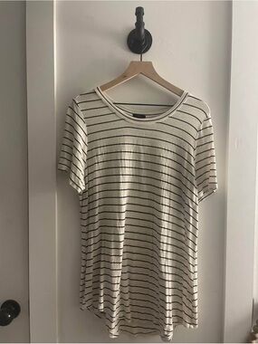 WOMENS SIZE 1X RUE21 TOP